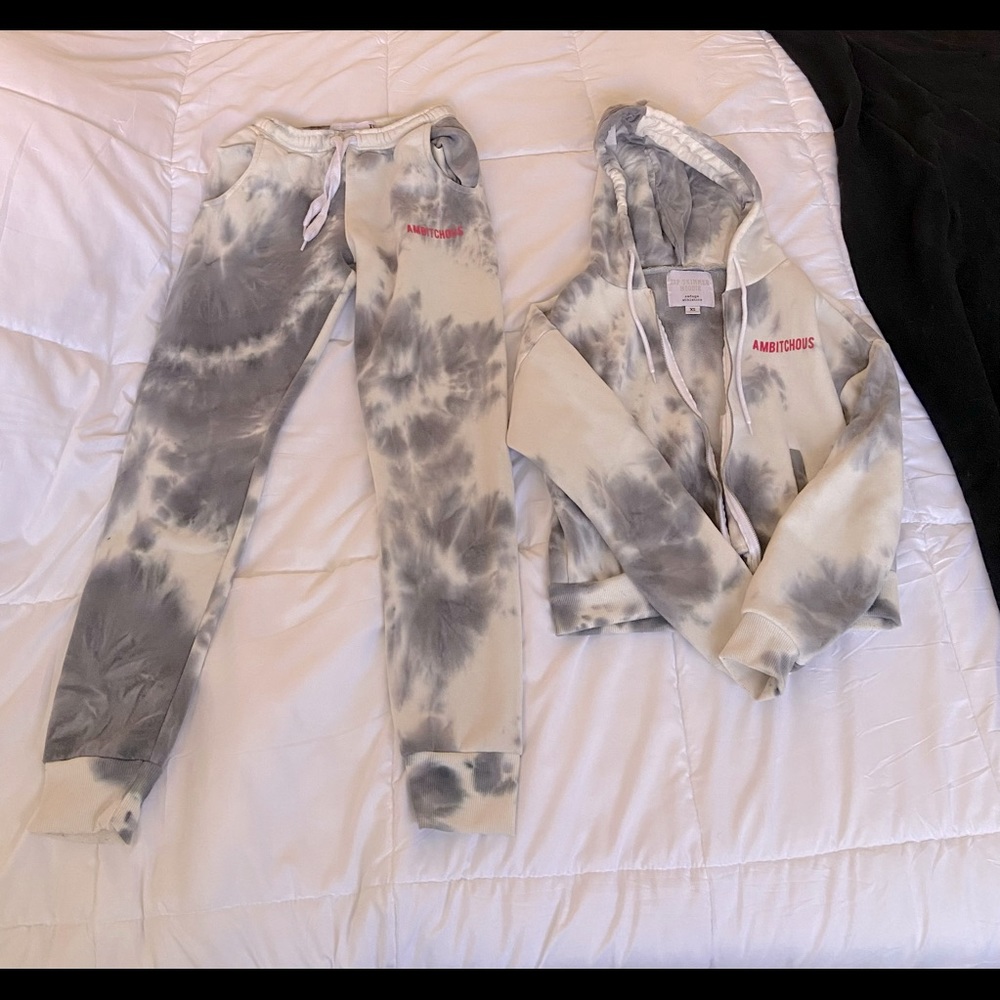 Charlotte Russe 💎 Color : grey / white